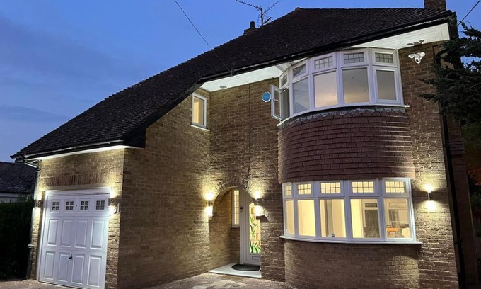 Chatteris Bed & Breakfast | The Elegance
