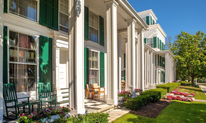 Manchester Hotel | The Equinox Golf Resort & Spa