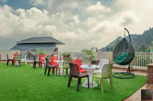 Dharampur Apartment | The Exotic Stays I Property of the year I Serviced Villa I Couple Friendly I Pvt Balcony I Open Air Terrace I Bonfire I Kasauli