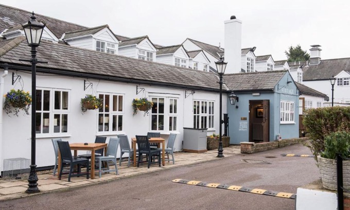 Weston Turville Hotel | The Five Bells by Innkeeper's Collection