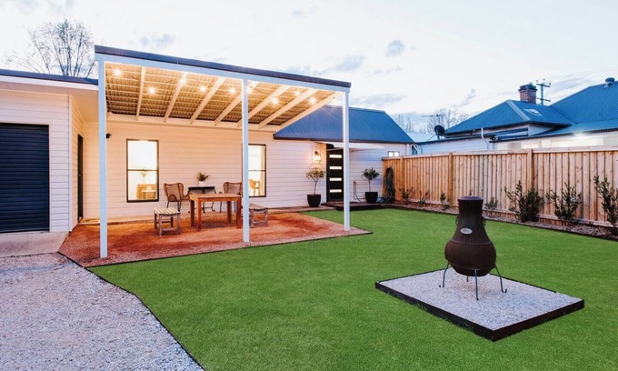 Central Mudgee Cottage | The Fleetwood Best Local Experience for Couples