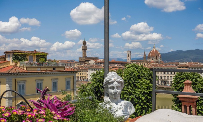 San Niccolo Condo | THE FLORENCE POSTCARDnnn