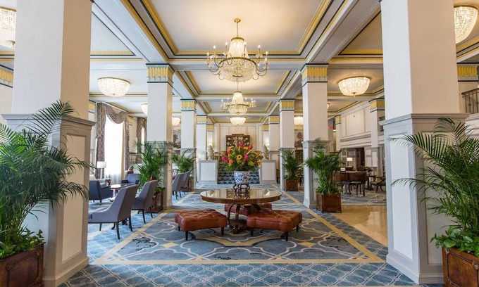 Downtown Charleston Hotel | The Francis Marion Hotel