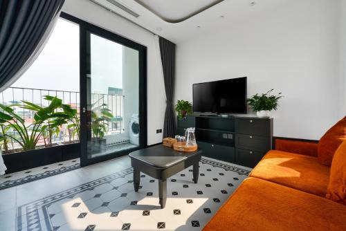 Ba Dinh Hotel | The Galaxy Home Doi Can Hotel and Apartment