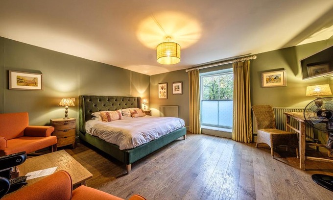 Wells-next-the-Sea Bed & Breakfast | The Globe Inn