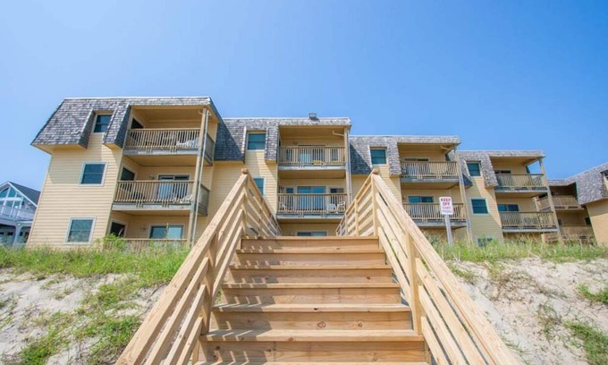 Colington Condo | The Golden Strand- 2 bed/2 bath Oceanview/Beach access condo UNIT K2