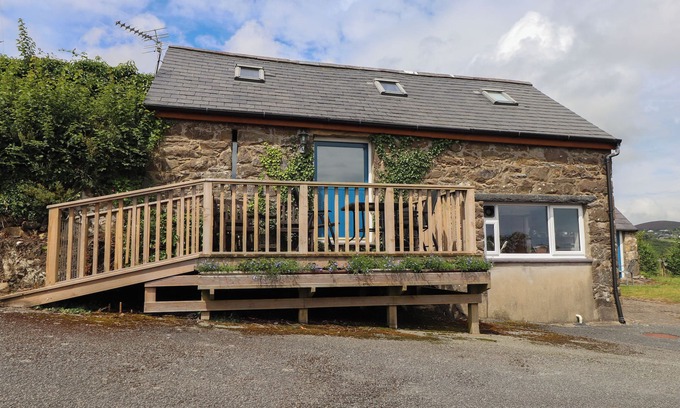 Abersoch Cottage | THE GRAIN STORE, pet friendly, character holiday cottage in Abersoch