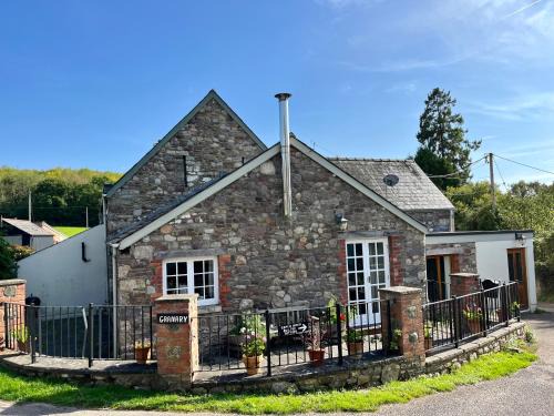 Llanvair Kilgeddin House | The Granary