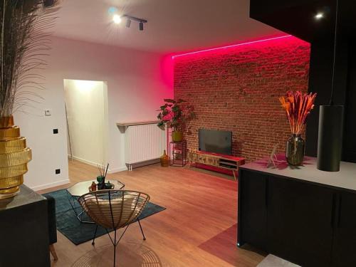 University District Apartment | The Green Gatsby II
