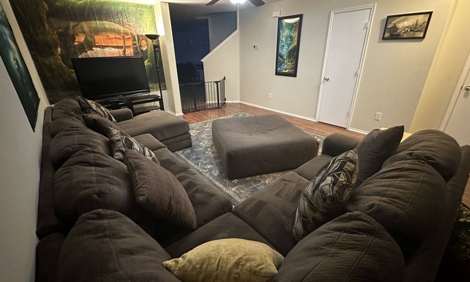 Fort Worth House | The Green House; SELF CHECK IN