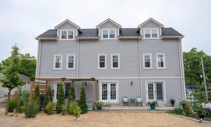 Grand Bend Cottage | The Grey Beach House! In the heart of Grand Bend