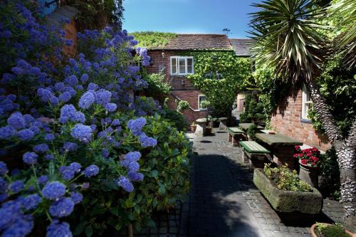 Lutterworth Hotel | The Greyhound Coaching Inn