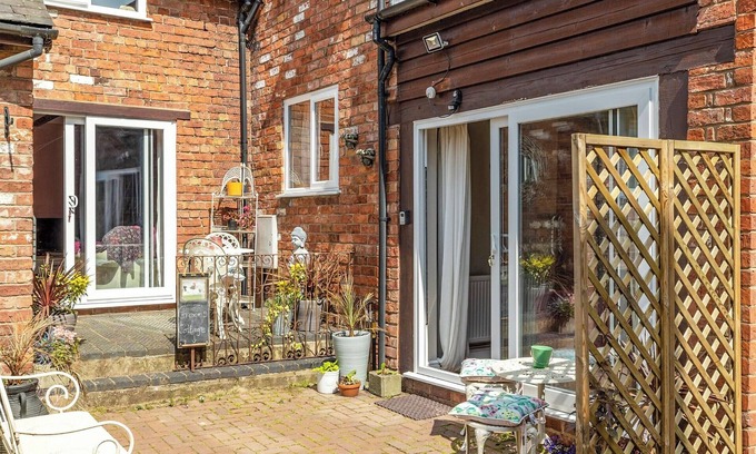 Bishops Castle Cottage | The Grooms Cottage-UK45659