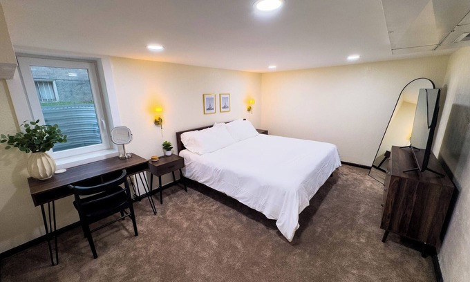 Sunnyside Apartment | The Grove at Clay House - Charming 1BR Apartment in Denver's Sunnyside