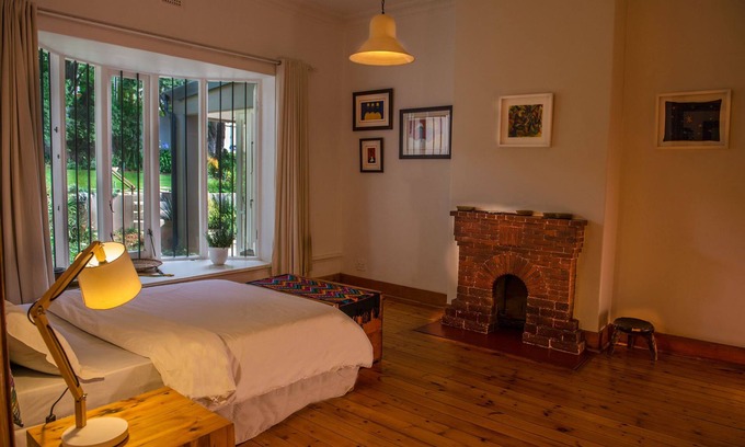 Parkview House | The Hacienda Parkview. Historical charm and character. It embraces village-style