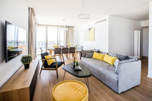 Jerusalem City Centre Apartment | The Haneviim Court - 3BDR High Standard