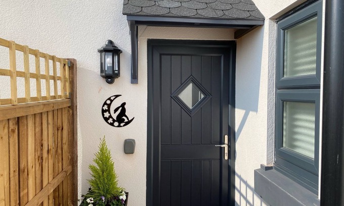 Church Minshull Cottage | THE HARE, romantic, luxury holiday cottage in Worleston