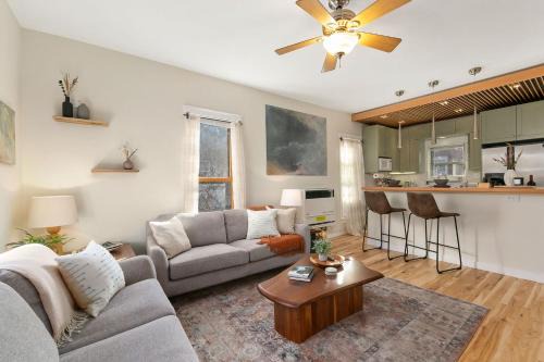 Martinez Park House | The Hattie House in Old Town - Walk Everywhere!