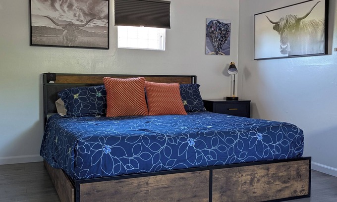 West University Apartment | The Hideaway on 4th