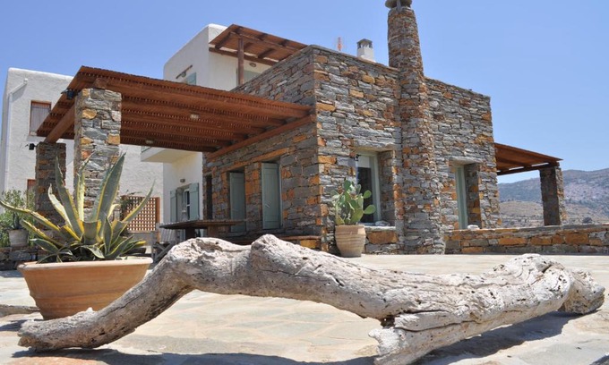 Korissia Villa | The Hill Top House in Kea