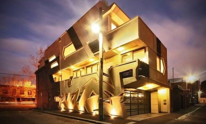 Carlton Apartment | The Hive Graffiti Apartments