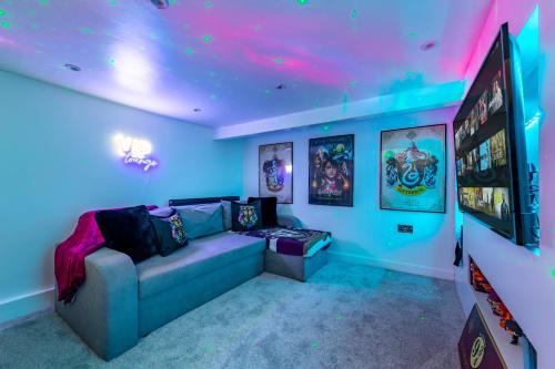 Watford Apartment | The Hogwarts Retreat - Cinema Room -