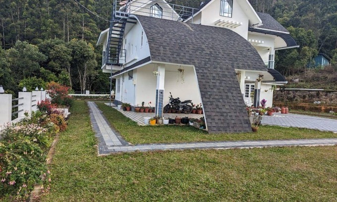 Devikolam Bed & Breakfast | The Homestad Munnar: A Serene Retreat in the Hills