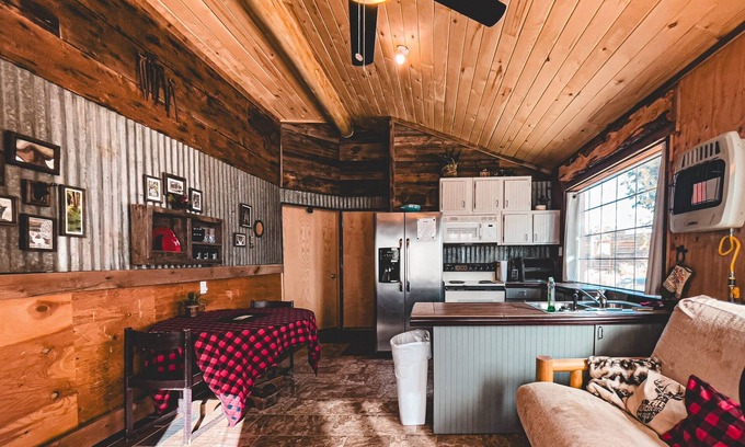 Monticello Cabin | The Homesteader Retreat