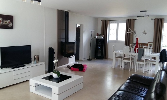 Mennecy House | The house benefits from a large garden, swimming pool it is located 35 KM from PARIS