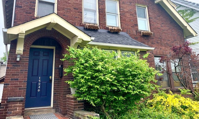 Cleveland House | The House Hotels - Lakeshore - 3 Bedrooms - Entire Home