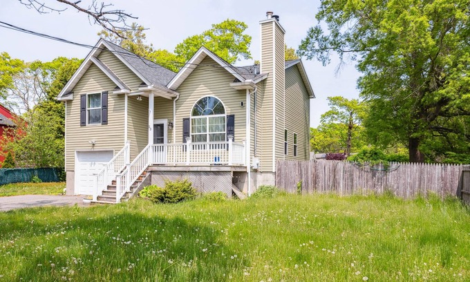 Shirley House | The Idyllic Harbor in Long Island