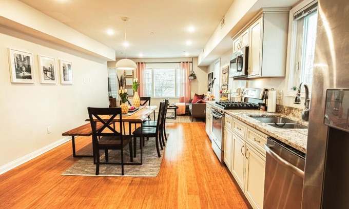 Newton Highlands Apartment | The Inn at Newton Highlands