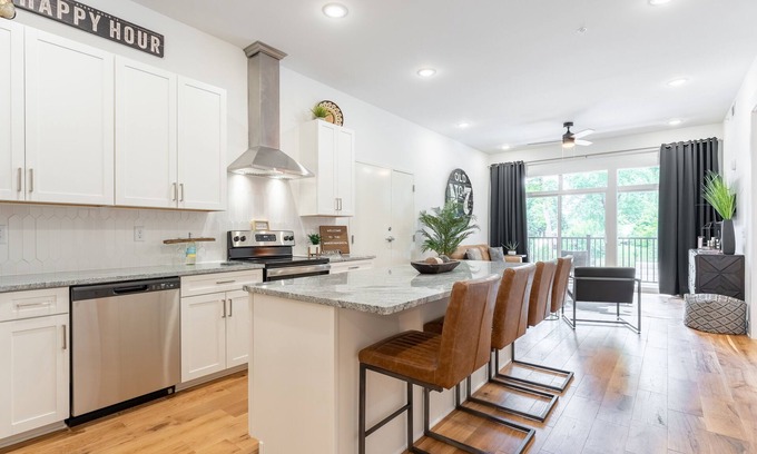 Inglewood Condo | The Jack Daniel's Suite - East Nashville Condo