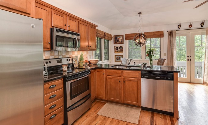 Cheshire Cottage | The Jackson House In The Village Of Cheshire