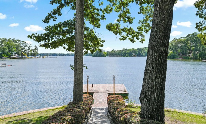 Titus House | The Jordan View/PRIVATE DOCK/TRAILER PARKING