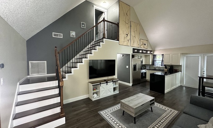 Jupiter Farms House | The Jupiter Chalet - Farm House less than 15 mins from the beach