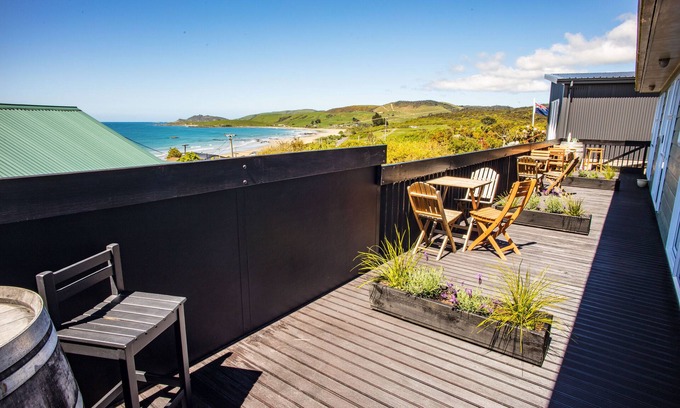 Kaka Point Hotel | The Kaka Point Motels