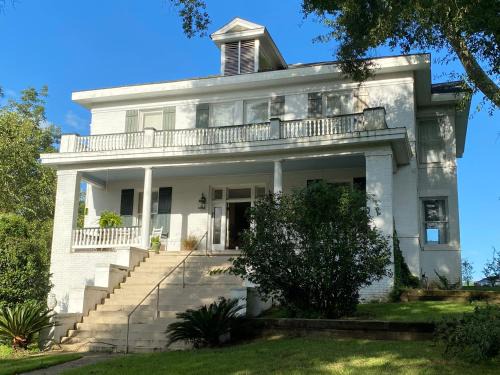 Natchez Bed & Breakfast | The King's Daughters B and B on the Bluff overlooking the Mighty Mississippi