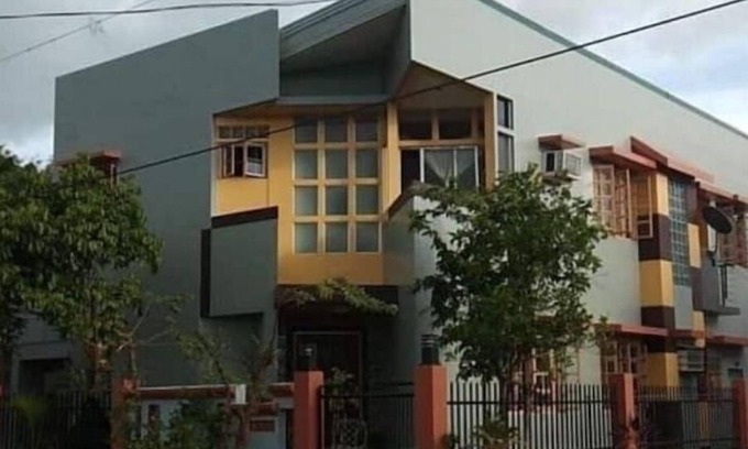 Alangalang House | The Kramer Residence: A/C, Youtube, Netflix