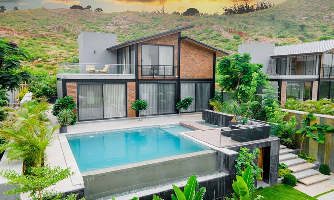 Bedla Villa | The Lake Edge Villa