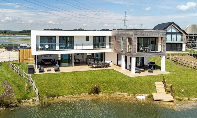 Holworth House | The Lake House, Silverlake, Dorset (SV37).