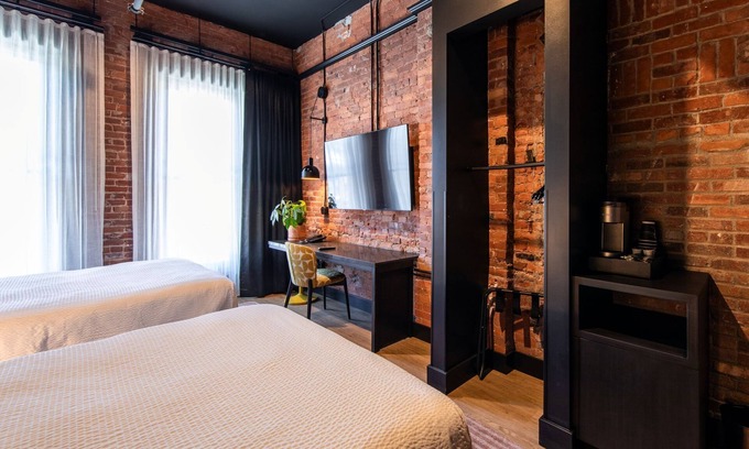 Deadwood Hotel | The Landmark Hotel and Casino