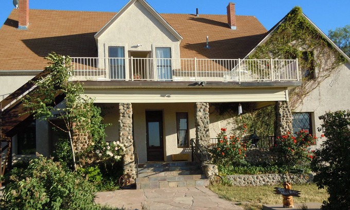 Oracle Apartment | The LANDMARK Ranch Apartment