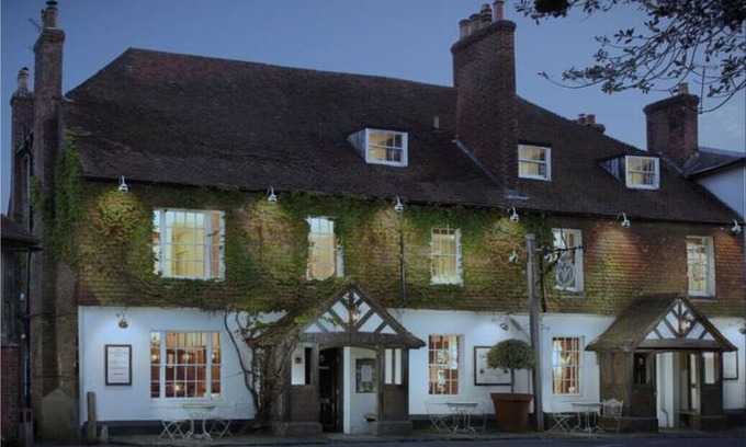 Chiddingstone Hoath Hotel | The Leicester Arms Hotel