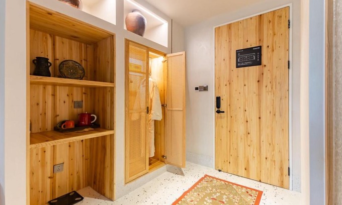 Lujiang House | The lesser of the two has the Lushan residence