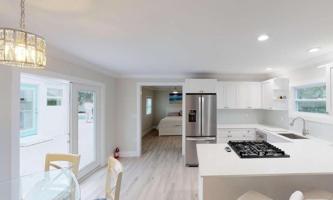 Parker Ridge House | The Lewis Cottage - West Palm Beach/Pool/Beach