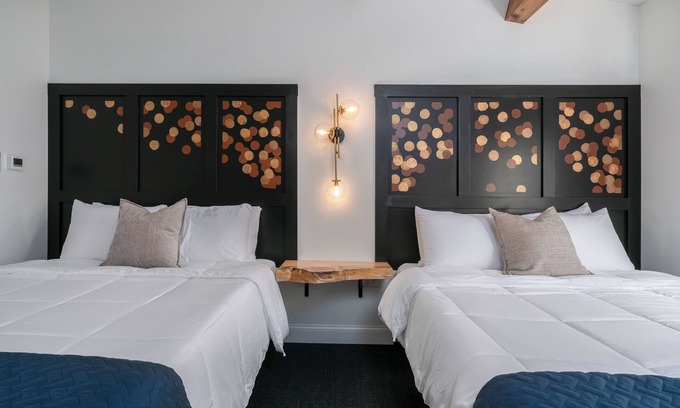 Ellicottville Hotel | The Lincoln Boutique Motel