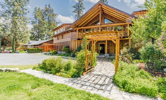 Murphy Hotel | The Lindsay Lodge