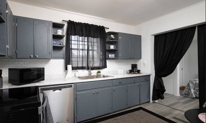 Birmingham House | The Little Blue in Bham