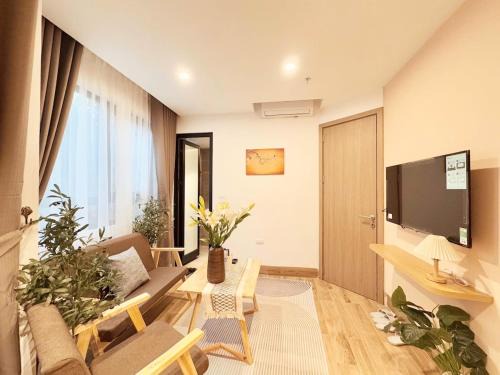 Ba Dinh Apartment | The Little Home - Đội Cấn - Smart home - Cozy - Super Central